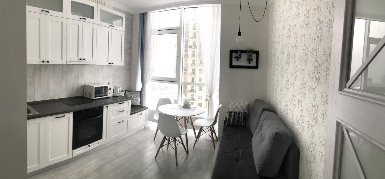 Bright Apartment In Arkadia Odesa Exterior foto
